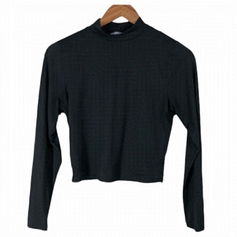 4/$45 GAZE Black Long Sleeve Mock Neck Fitted Cropped Top size Small